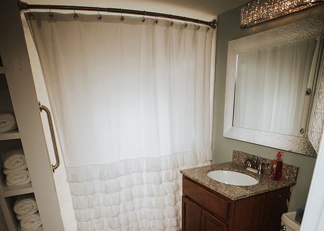 Picture of the Upstairs Full Bath at Grandma's House at Circle K Farm